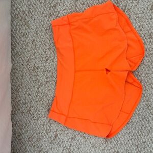 LULULEMON speed up mid rise short 4"